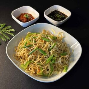 Noodles Vege with schezwan
